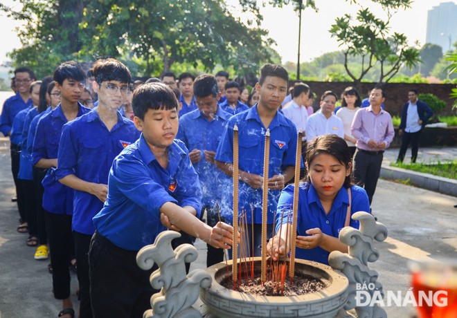 Dâng hương danh tướng Nguyễn Tri Phương và giới thiệu súng thần công mới được phát hiện